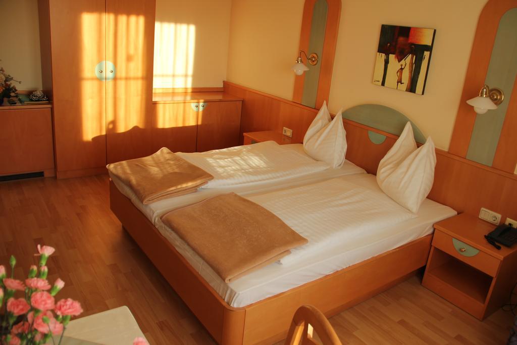 Landhotel Erhardt Bad Waltersdorf Exterior photo